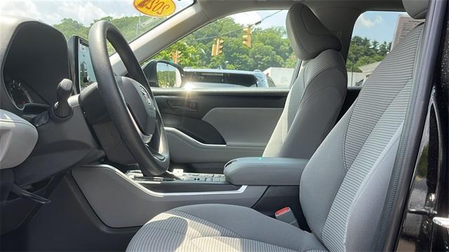 used 2022 Toyota Highlander car, priced at $32,695