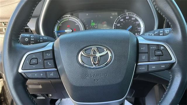 used 2022 Toyota Highlander Hybrid car, priced at $41,495