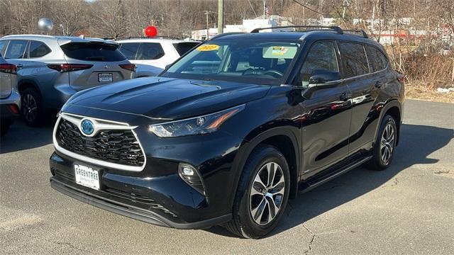 used 2022 Toyota Highlander Hybrid car, priced at $41,495