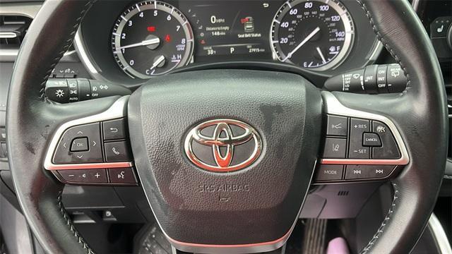 used 2022 Toyota Highlander car, priced at $37,995