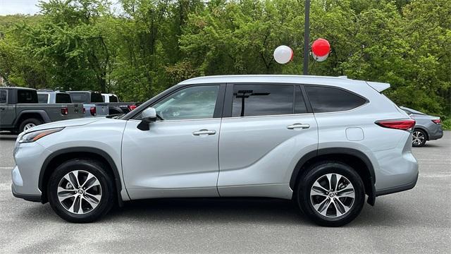 used 2023 Toyota Highlander car, priced at $39,327