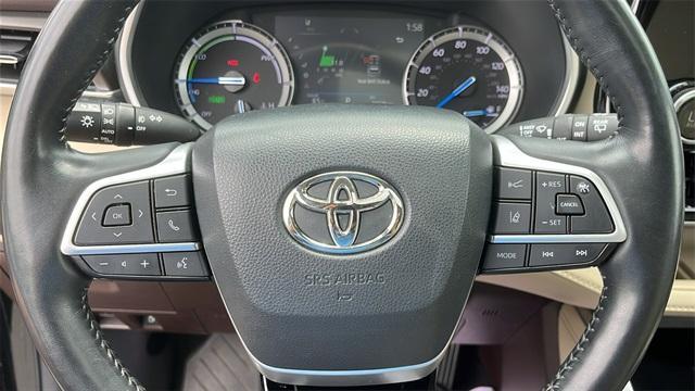 used 2022 Toyota Highlander Hybrid car, priced at $39,452