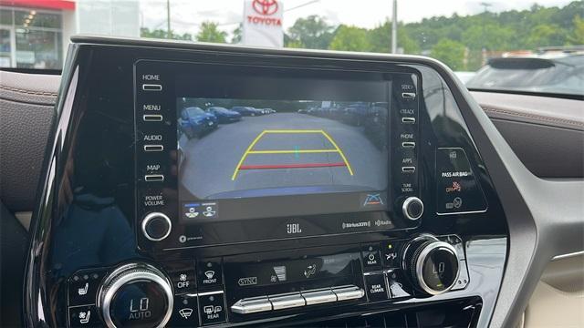 used 2022 Toyota Highlander Hybrid car, priced at $39,452