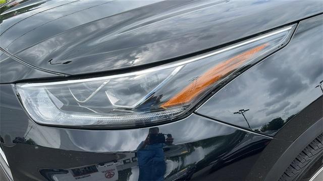 used 2022 Toyota Highlander Hybrid car, priced at $39,452