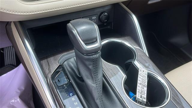 used 2022 Toyota Highlander Hybrid car, priced at $39,452