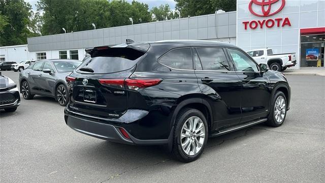 used 2022 Toyota Highlander Hybrid car, priced at $39,452