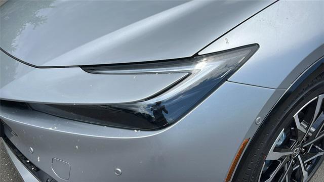 new 2025 Toyota Prius Plug-In Hybrid car, priced at $44,108