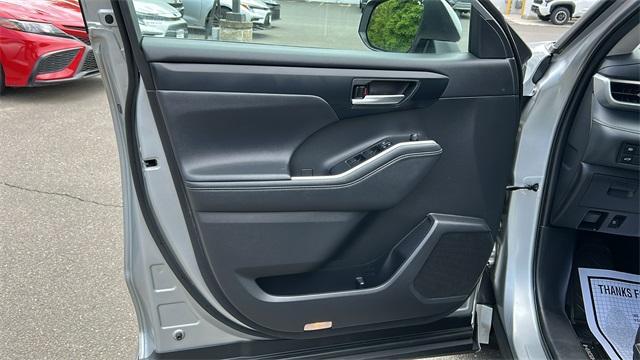 used 2021 Toyota Highlander car, priced at $35,995