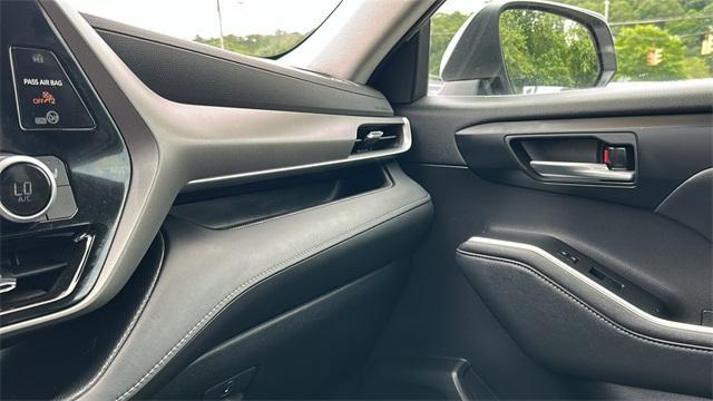 used 2021 Toyota Highlander car, priced at $35,995