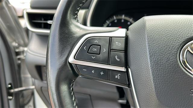 used 2021 Toyota Highlander car, priced at $35,995
