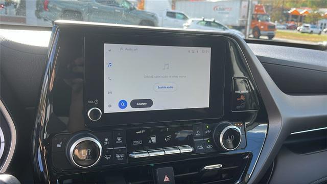 used 2023 Toyota Highlander car, priced at $37,995