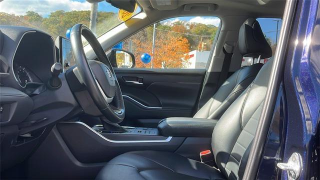used 2023 Toyota Highlander car, priced at $37,995