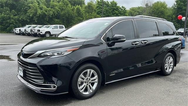 used 2021 Toyota Sienna car, priced at $49,552