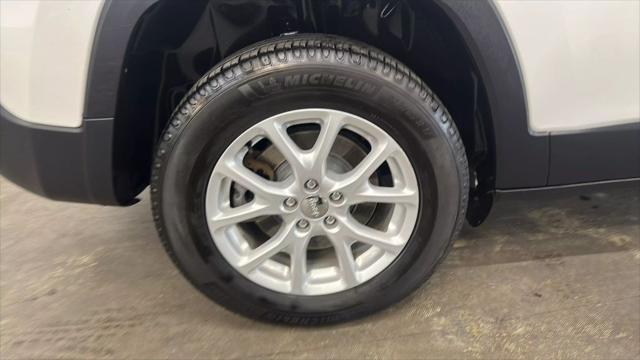 used 2016 Jeep Cherokee car, priced at $12,163