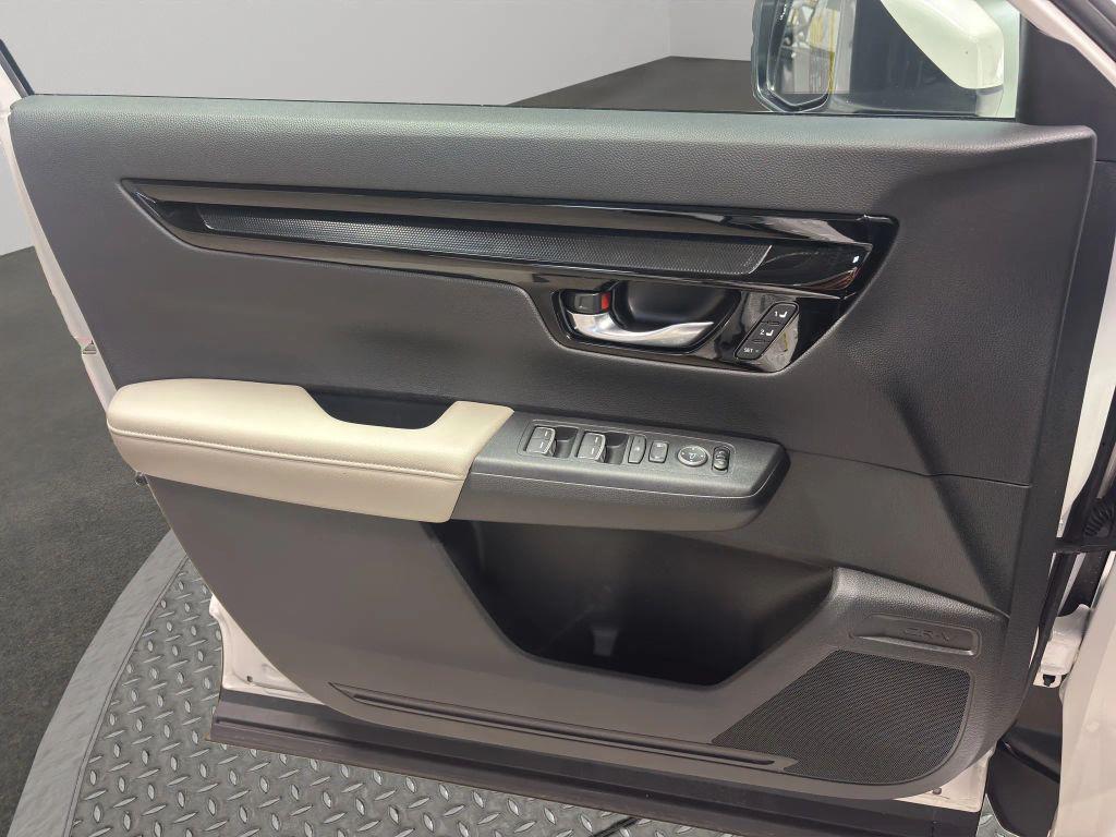used 2025 Honda CR-V car, priced at $33,889