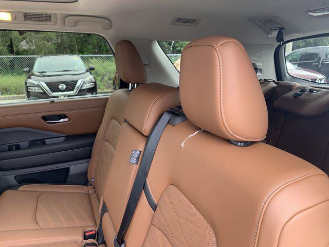 new 2024 Nissan Pathfinder car, priced at $49,925