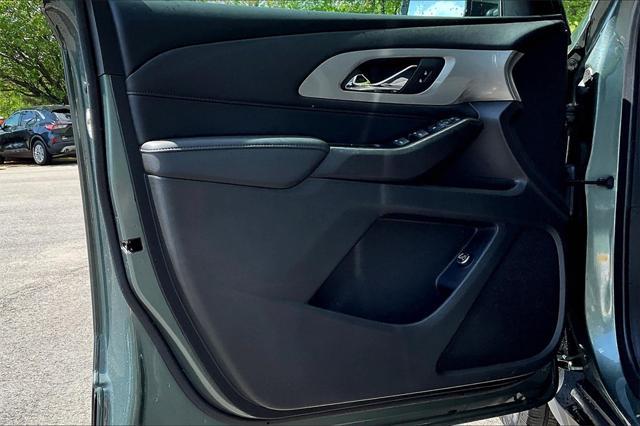 used 2022 Chevrolet Traverse car, priced at $30,997