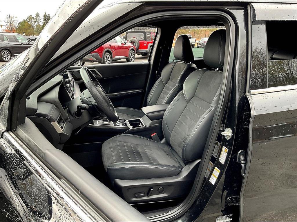 used 2023 Mitsubishi Outlander car, priced at $23,588