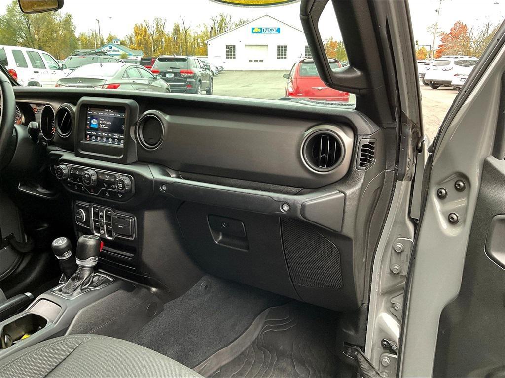 used 2022 Jeep Gladiator car, priced at $28,595
