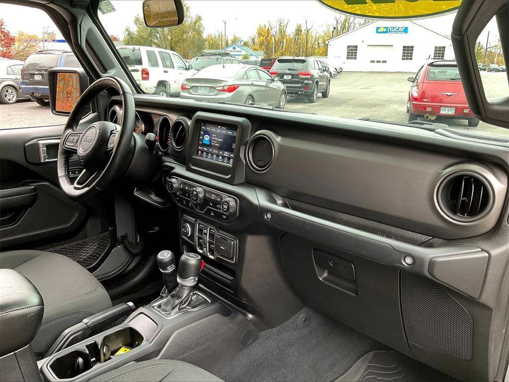 used 2022 Jeep Gladiator car, priced at $28,595