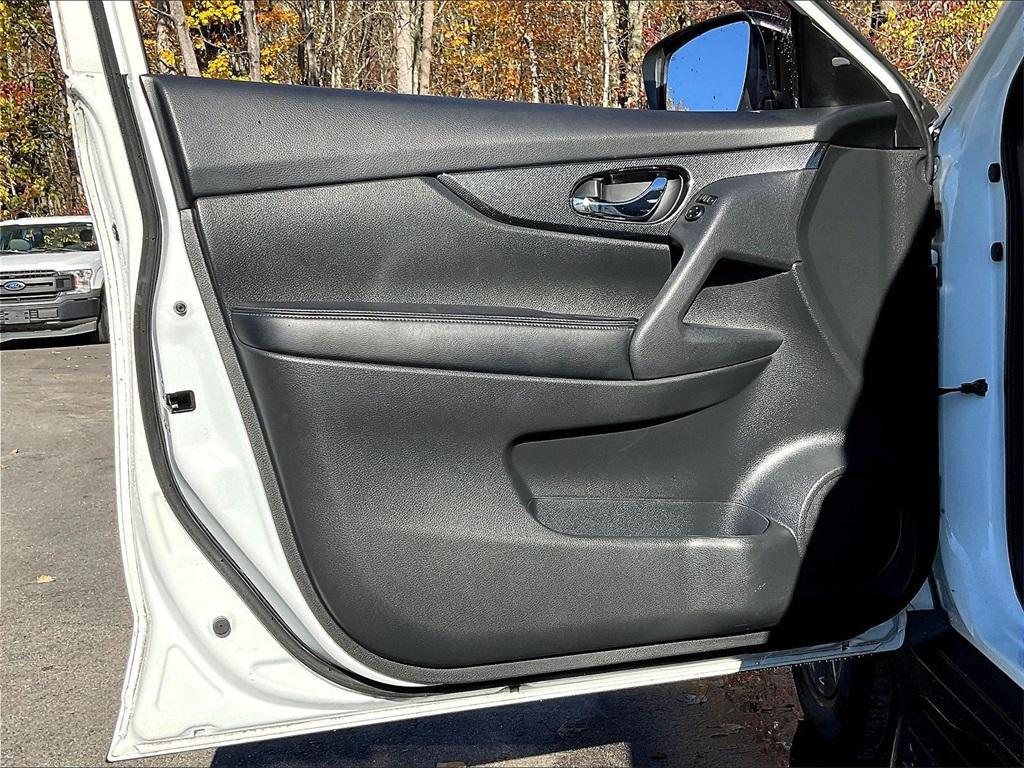 used 2016 Nissan Rogue car, priced at $16,900