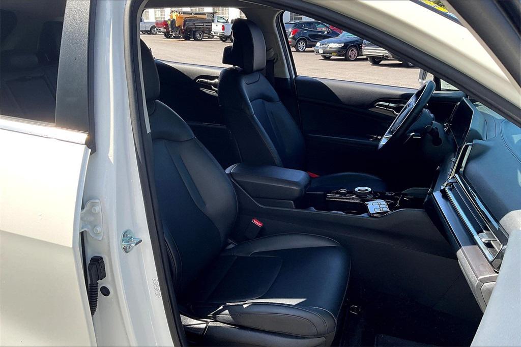 used 2023 Kia Sportage Hybrid car, priced at $24,998