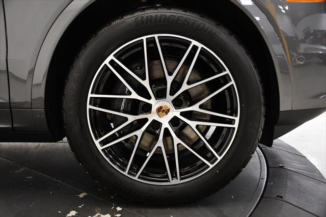 new 2025 Porsche Cayenne car, priced at $109,695