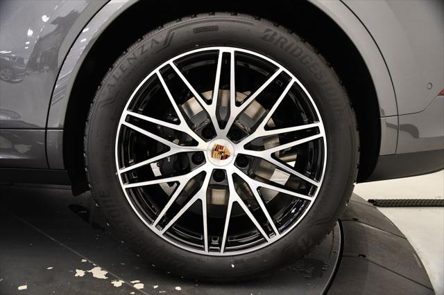 new 2025 Porsche Cayenne car, priced at $109,695