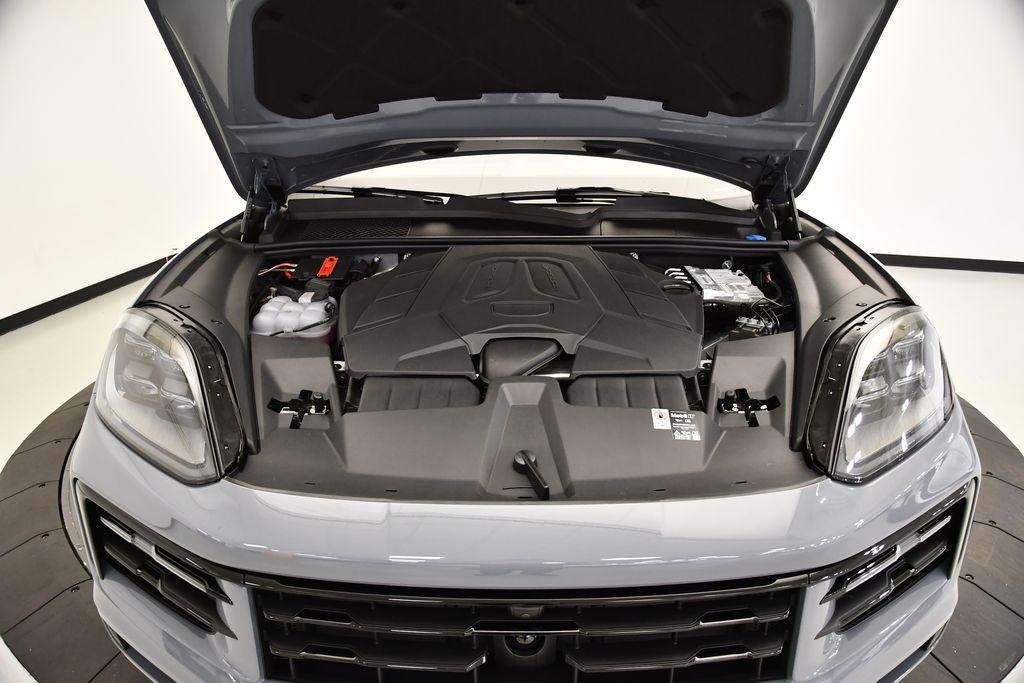 new 2025 Porsche Cayenne car, priced at $103,355