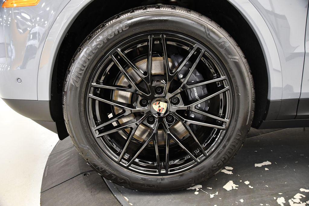 new 2025 Porsche Cayenne car, priced at $103,355