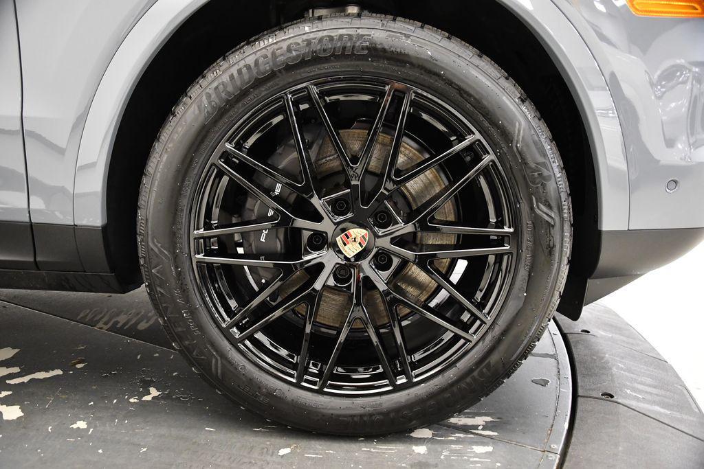 new 2025 Porsche Cayenne car, priced at $111,245