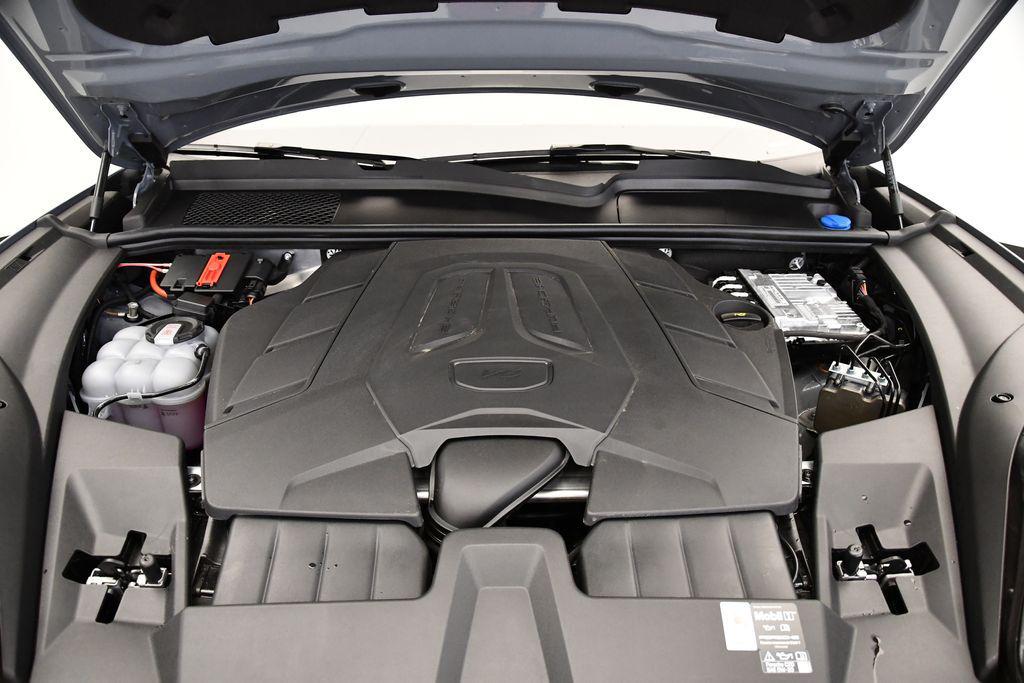 new 2025 Porsche Cayenne car, priced at $111,245