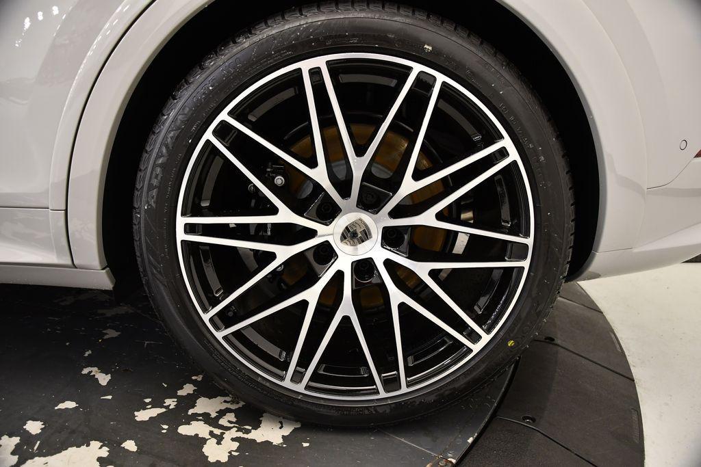 new 2025 Porsche Cayenne car, priced at $202,745
