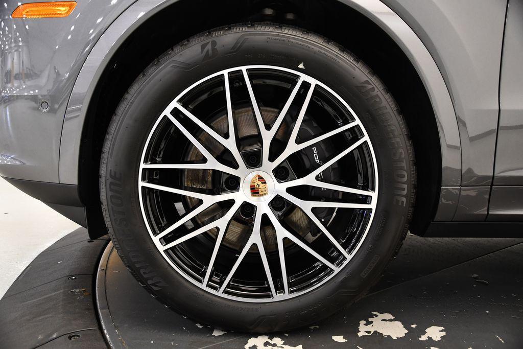 used 2025 Porsche Cayenne car, priced at $92,890