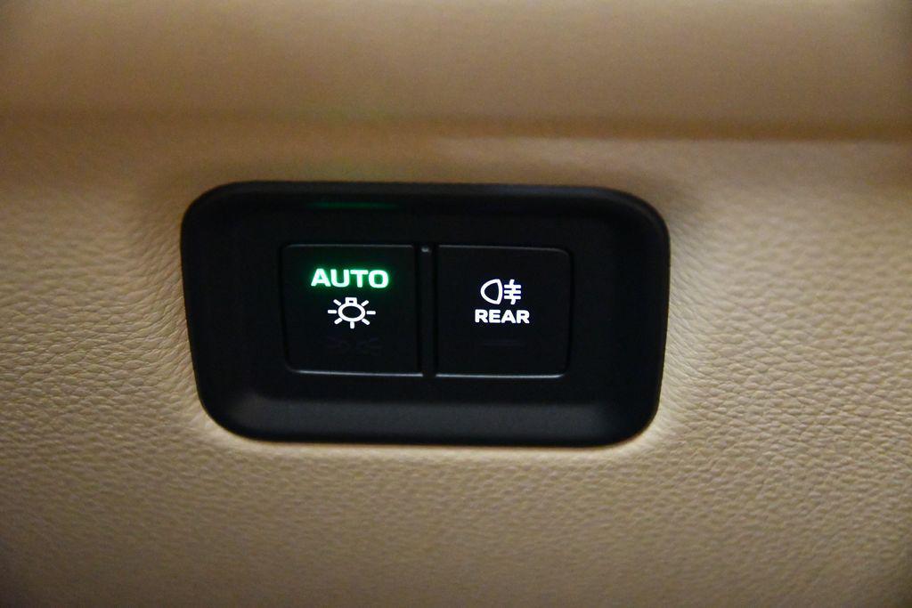 used 2025 Porsche Cayenne car, priced at $92,890