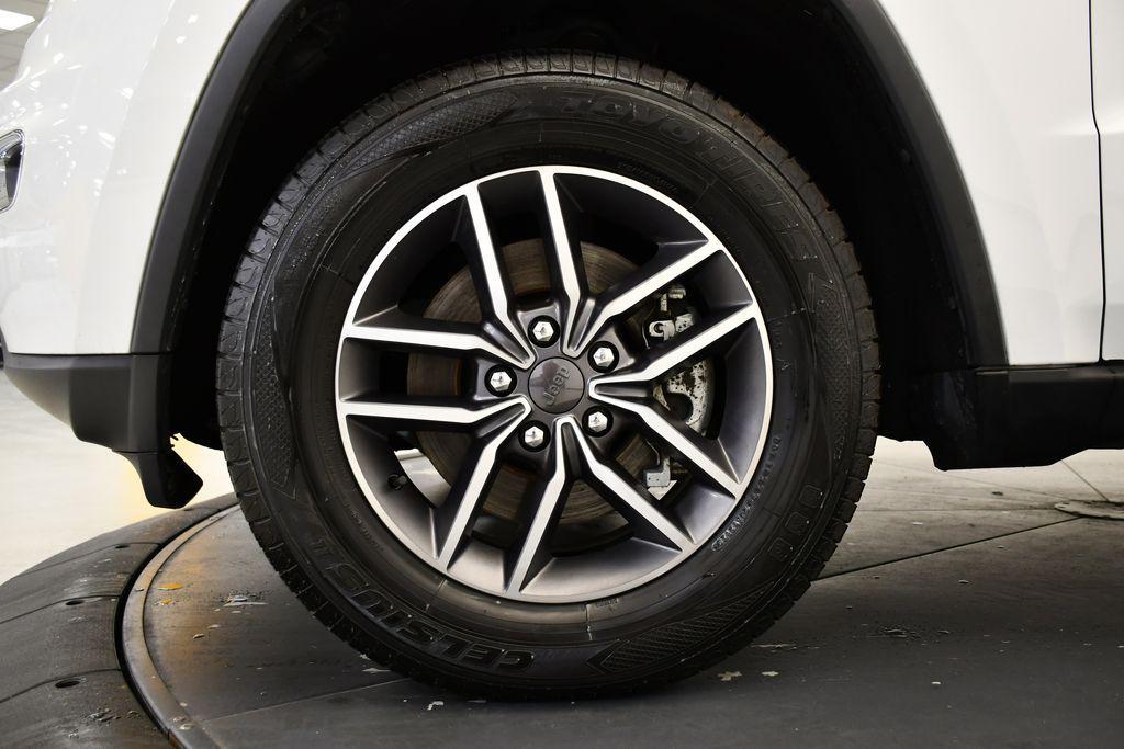 used 2021 Jeep Grand Cherokee car, priced at $25,990