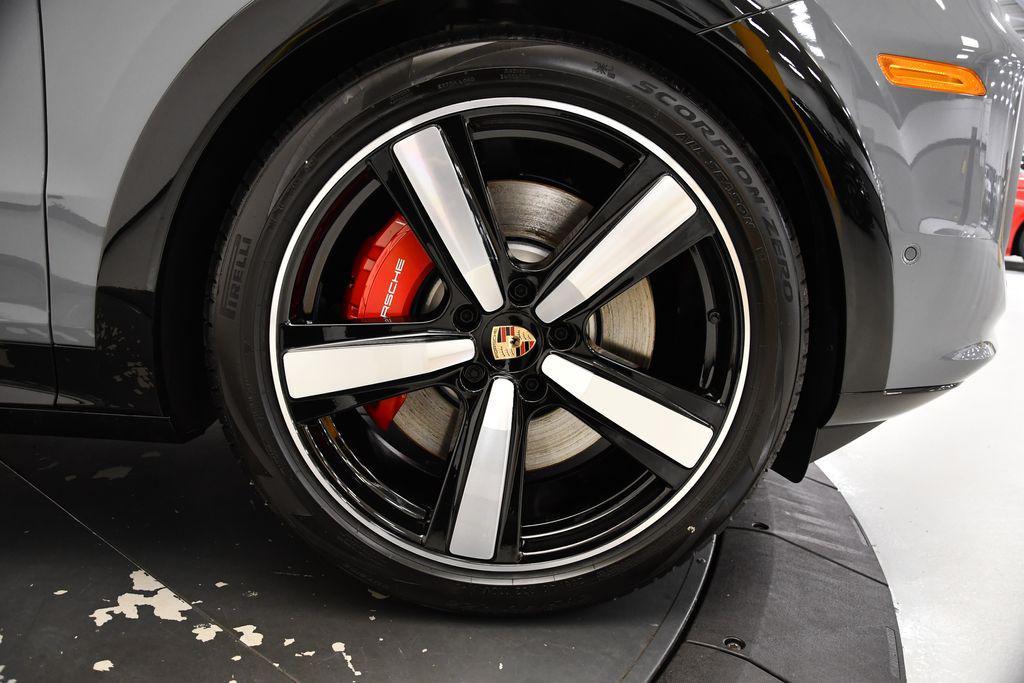 new 2025 Porsche Cayenne car, priced at $166,615