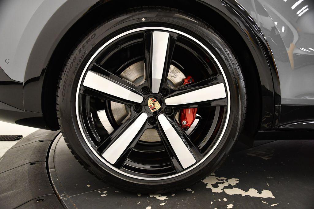 new 2025 Porsche Cayenne car, priced at $166,615