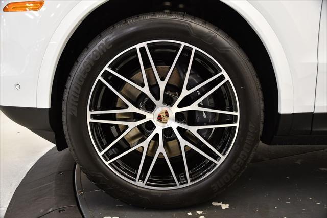 new 2025 Porsche Cayenne car, priced at $106,725