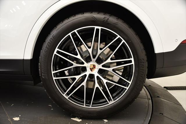new 2025 Porsche Cayenne car, priced at $106,725