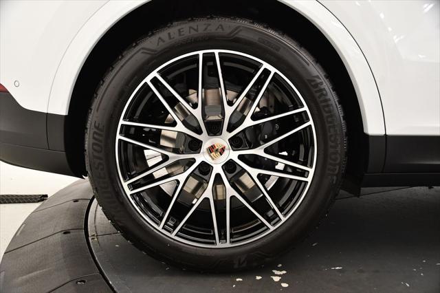 new 2025 Porsche Cayenne car, priced at $106,725