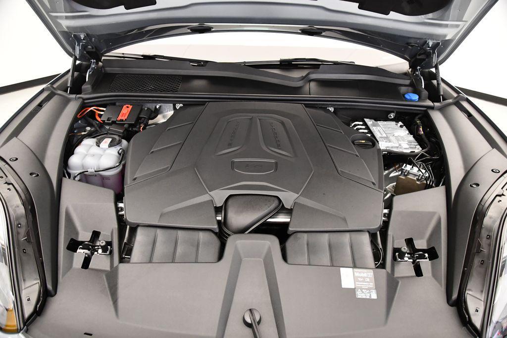 new 2025 Porsche Cayenne car, priced at $108,125