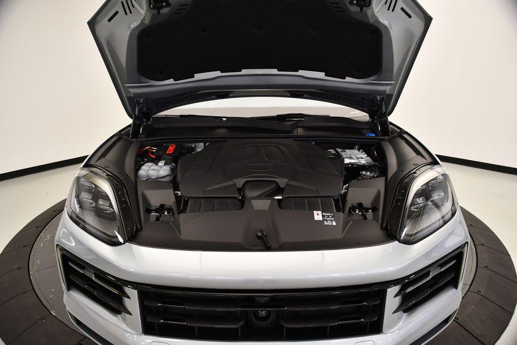new 2025 Porsche Cayenne car, priced at $108,125