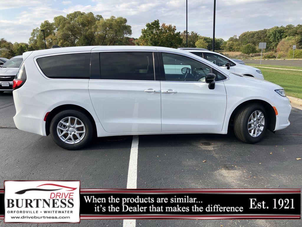 new 2026 Chrysler Pacifica car, priced at $42,197