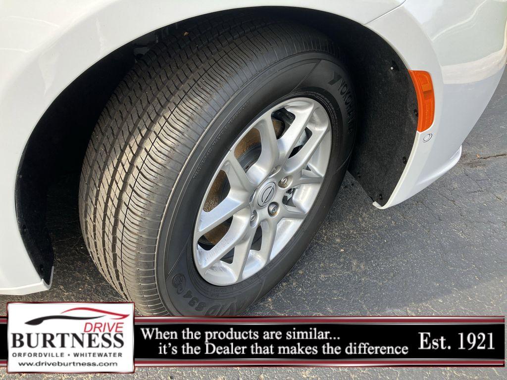 new 2026 Chrysler Pacifica car, priced at $42,197