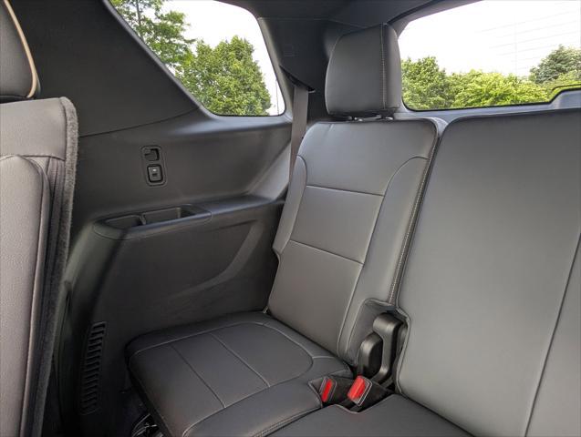 used 2022 Chevrolet Traverse car, priced at $37,988