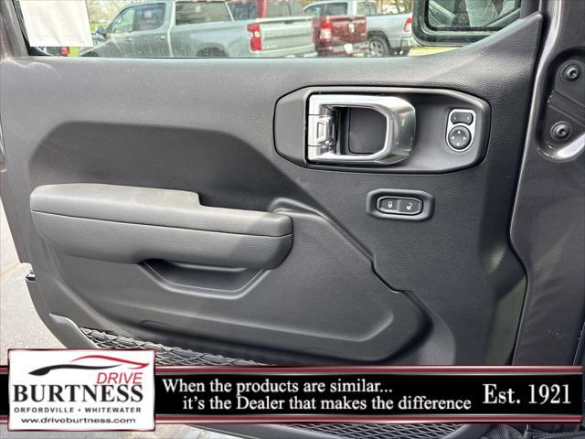 new 2025 Jeep Wrangler car, priced at $45,110