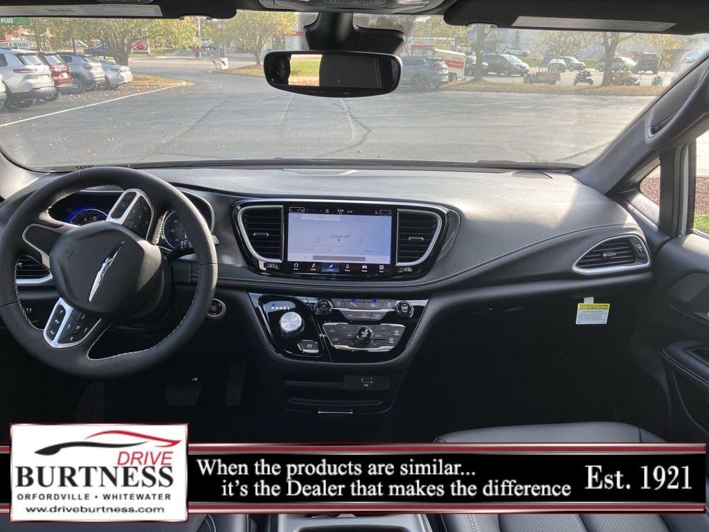 new 2026 Chrysler Pacifica car, priced at $40,825