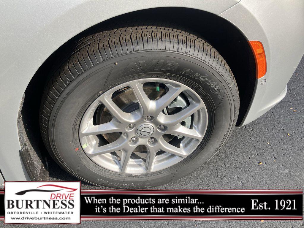 new 2026 Chrysler Pacifica car, priced at $40,825