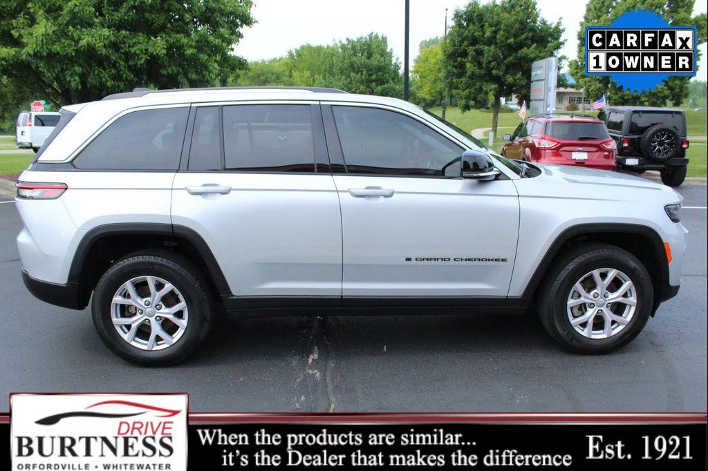 used 2022 Jeep Grand Cherokee car, priced at $28,471
